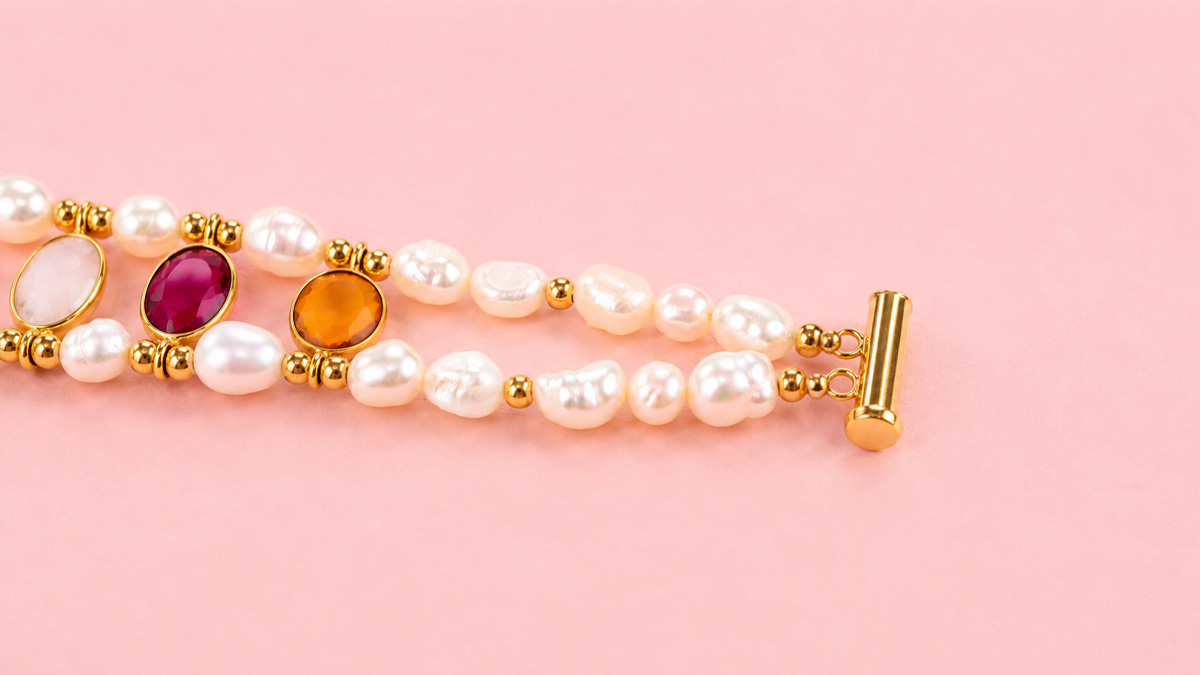 Double-row bracelet made of natural stones and freshwater beads : Step 5