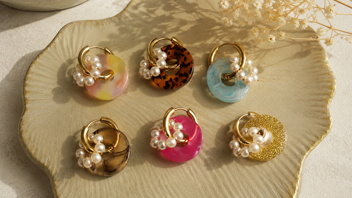 DIY Resin and Pearlescent Bead Donut Hoop Earrings DIY Resin and Pearlescent Bead Donut Hoop Earrings