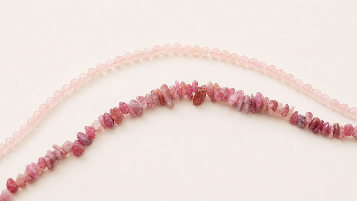 Multi-strand necklace made of gemstones and mother-of-pearl beads : Step 5 Multi-strand necklace made of gemstones and mother-of-pearl beads : Step 5