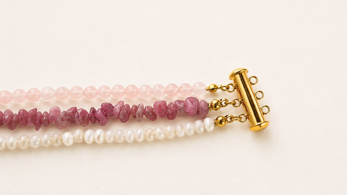 Multi-strand necklace made of gemstones and mother-of-pearl beads : Step 7 Multi-strand necklace made of gemstones and mother-of-pearl beads : Step 7