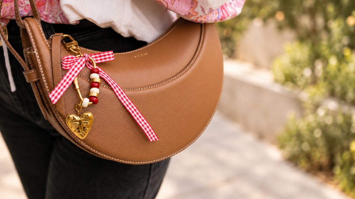 Key chain made of resin beads and stainless steel charms