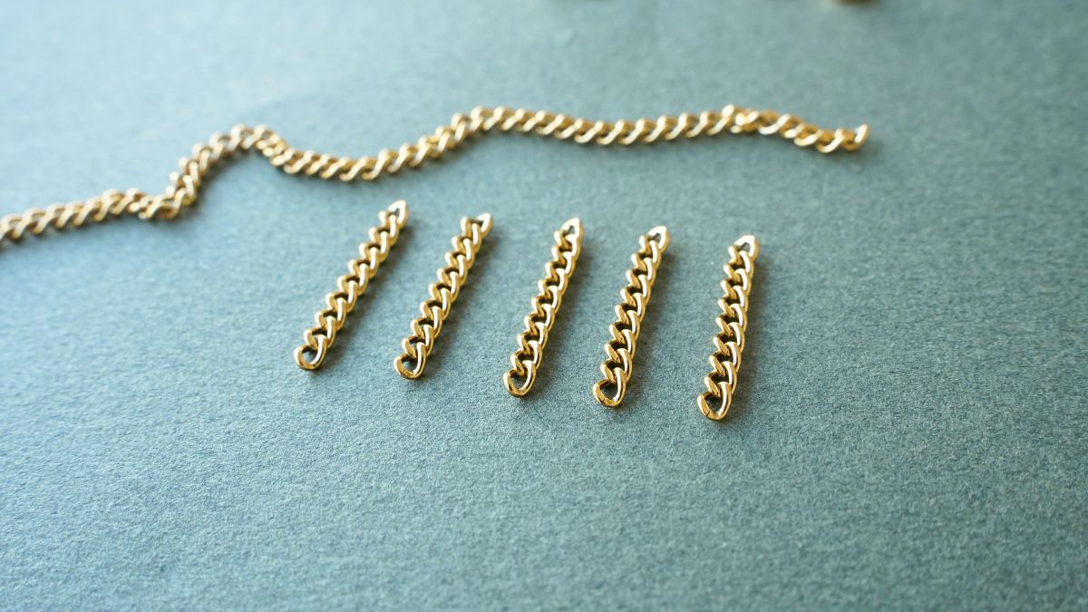 Birthstone and Stainless Steel Charm Necklace : Step 1