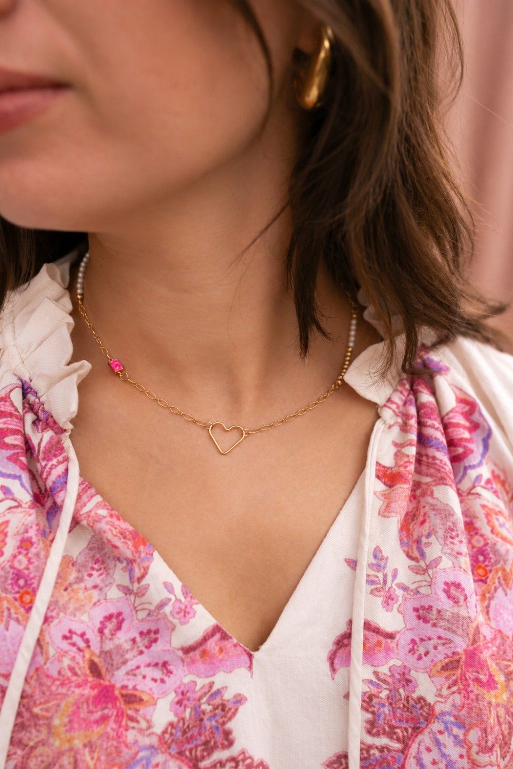 Collier en Gold Filled avec chaîne, perles nacrées et anneau cœur