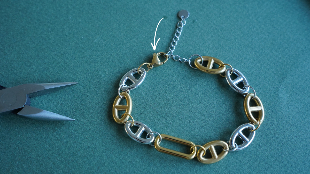 Bracelet with gold and silver nautical-style links : Step 3 Bracelet with gold and silver nautical-style links : Step 3