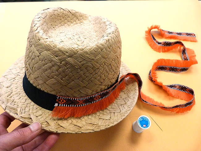 Custom panama hat with braid, sequins and cauri shells : Step 1