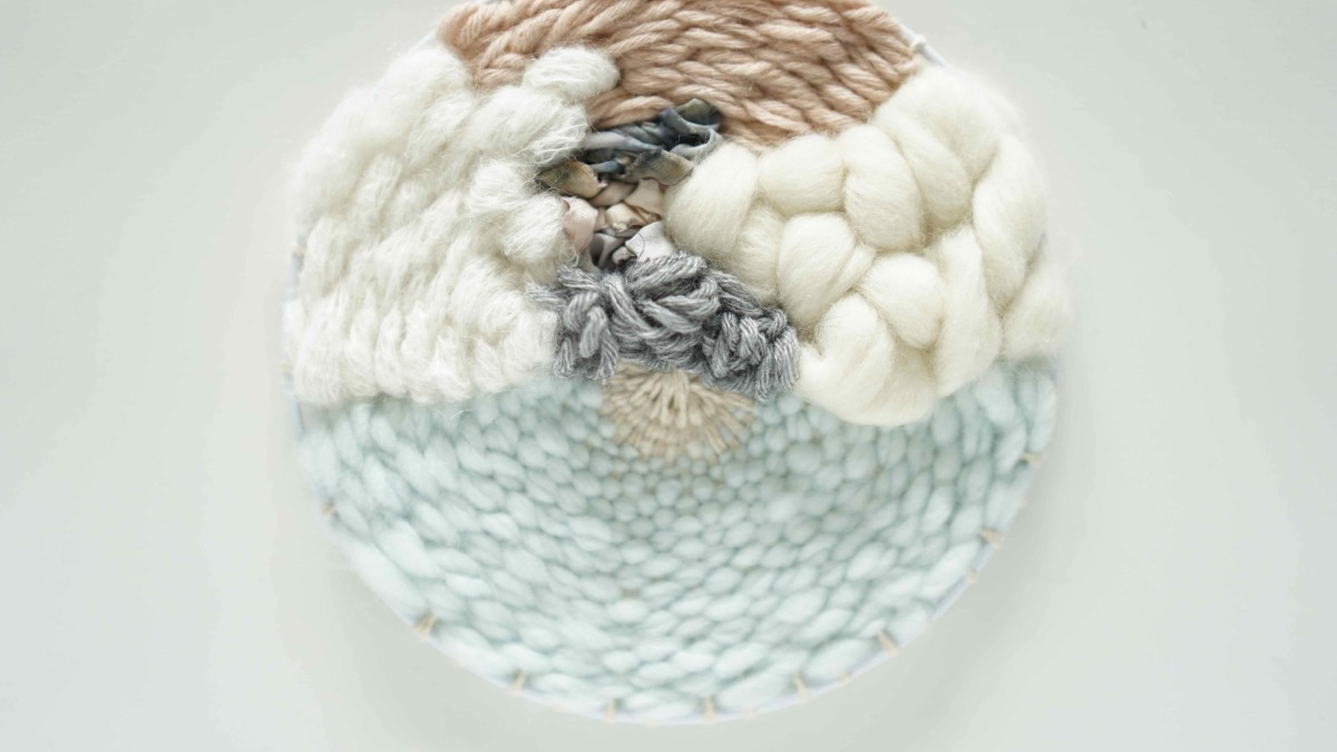 Round wall weaving by Julie Robert : Step 9