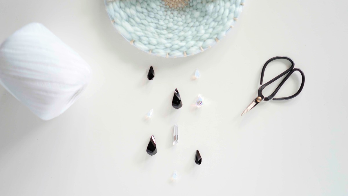 Round wall weaving by Julie Robert : Step 11