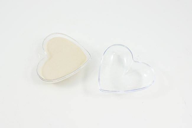 DIY Christmas balls to make yourself in Scultoline : Step 1