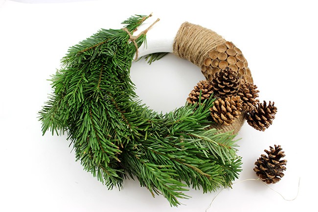 DIY natural Christmas wreath : Step 4