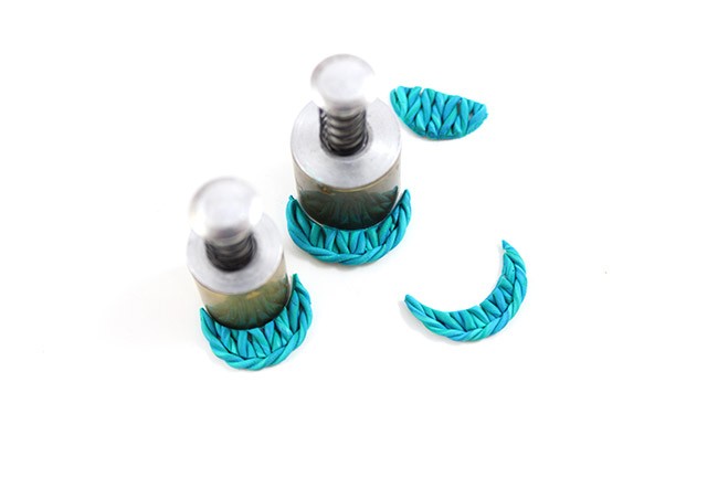 Earrings in Fimo imitation crocheted wool : Step 10