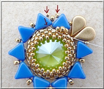 Salome earrings with PureCrystal majestic blue and lime crystals and Amos® and Cheops® glass beads by Puca® : Step 14 Salome earrings with PureCrystal majestic blue and lime crystals and Amos® and Cheops® glass beads by Puca® : Step 14