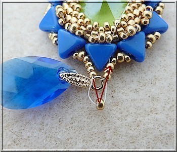 Salome earrings with PureCrystal majestic blue and lime crystals and Amos® and Cheops® glass beads by Puca® : Step 18 Salome earrings with PureCrystal majestic blue and lime crystals and Amos® and Cheops® glass beads by Puca® : Step 18