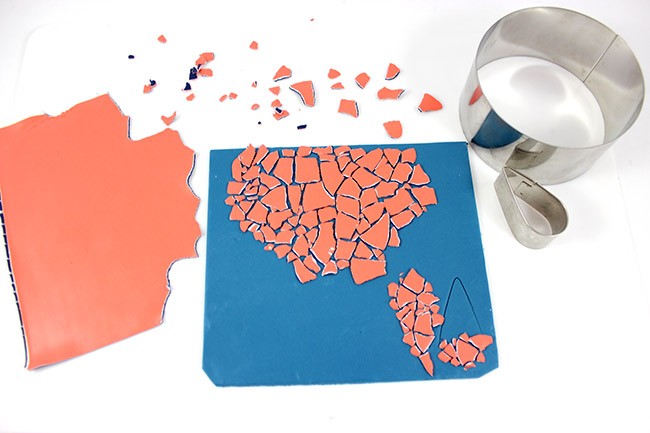 Necklace and earrings set in flamingo-coloured Fimo with cowries : Step 3