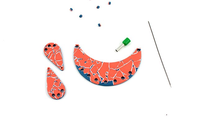 Necklace and earrings set in flamingo-coloured Fimo with cowries : Step 6