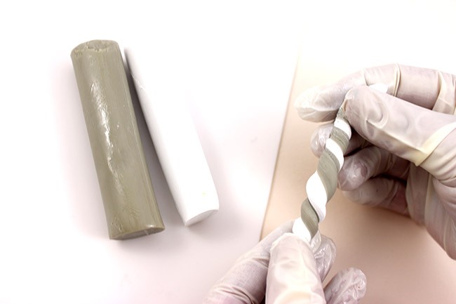 Necklace and earrings set in flamingo-coloured Fimo with cowries : Step 13