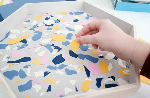 Creating a terrazzo top with Pebeo resin : Step 4