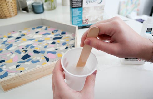 Creating a terrazzo top with Pebeo resin : Step 5