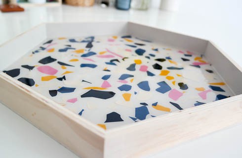 Creating a terrazzo top with Pebeo resin : Step 8