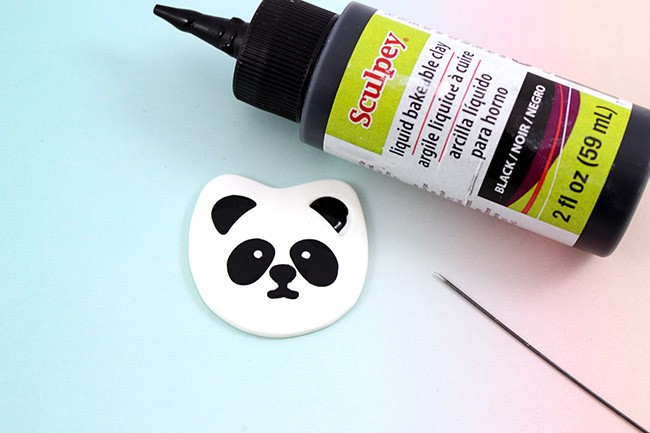 Panda brooch in Fimo clay and liquid Sculpey : Step 4