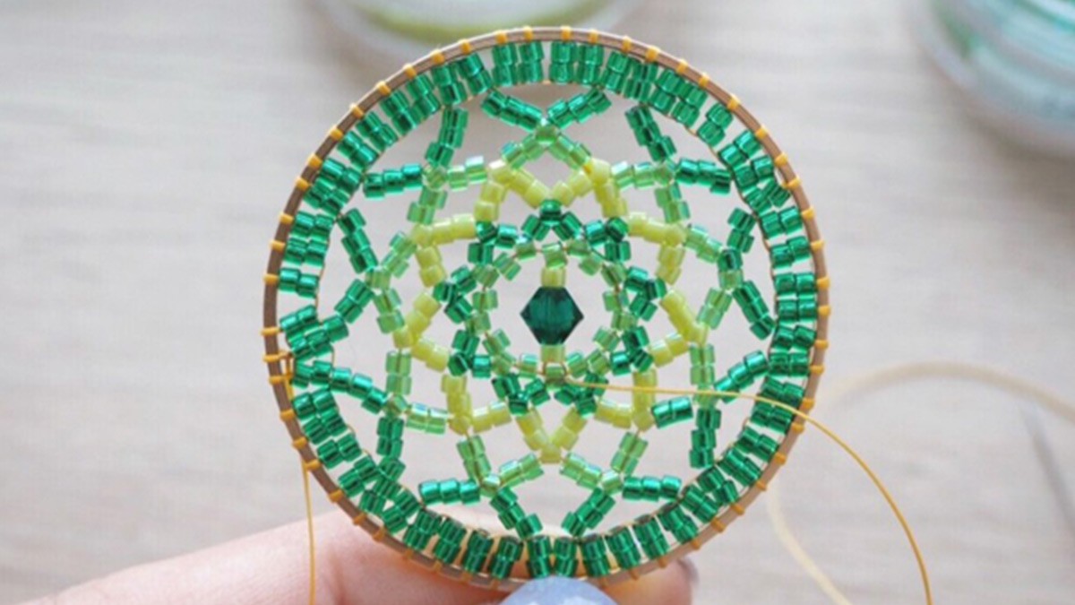 Pendant mandala circle weaving brick stitch beads Miyuki by Petit bout de chou