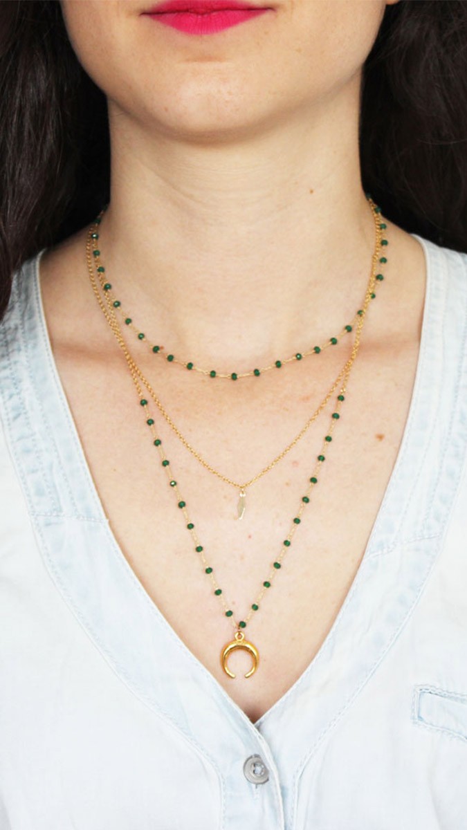 Schema DIY jewelry Multi-row necklace with beaded chain and horn pendant Schema DIY jewelry Multi-row necklace with beaded chain and horn pendant