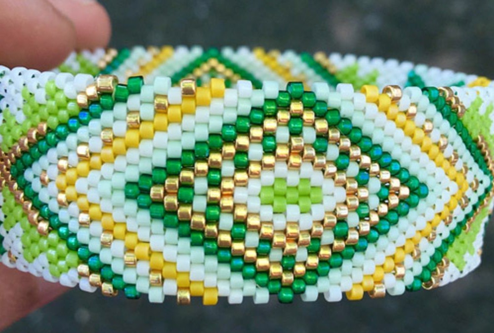 Schema  DIY bangle bracelet trend green circular peyote weaving with Miyuki Delicas glass beads