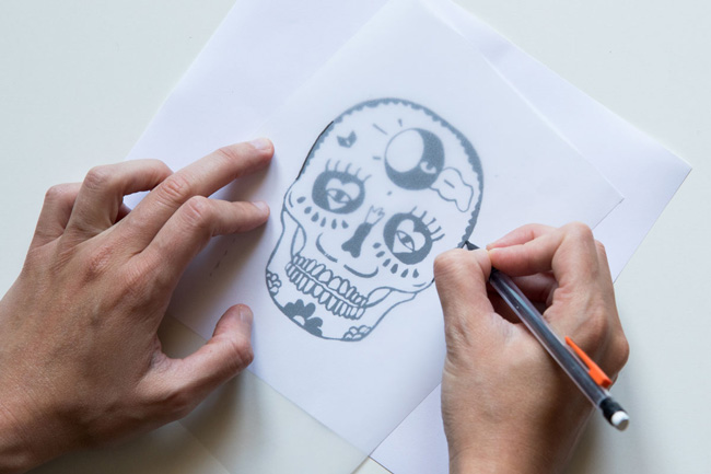 DIY postcard skull calavera mexicana with rubber stamp carved oneself : Step 1