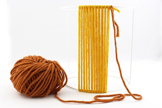 DIY lampshade with wool : Step 2 DIY lampshade with wool : Step 2